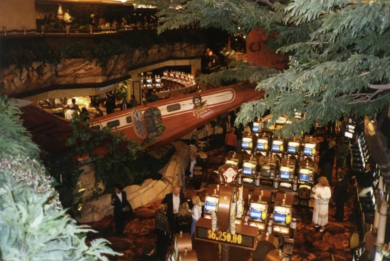 🎨 Art walk | Brew fest | Rock meltdown | Patriot games | Vinyl answer | Tiny toys | Dark comedy